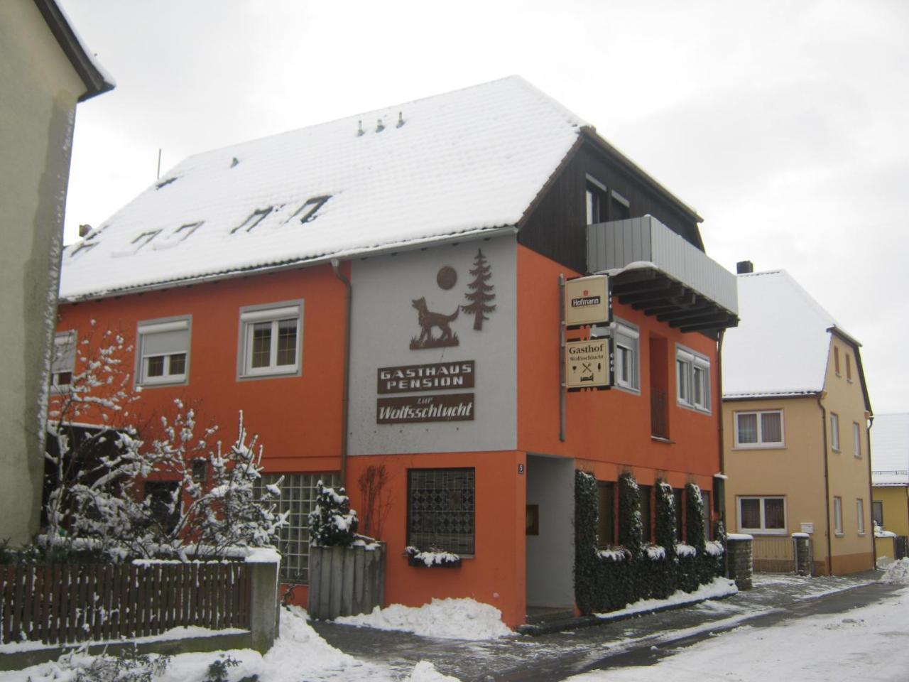 ホテルGasthaus Zur Wolfsschlucht Sugenheim エクステリア 写真