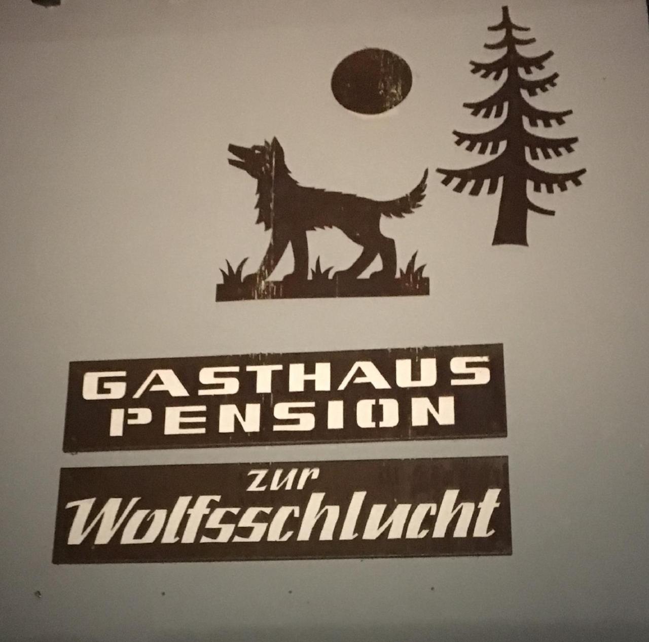 ホテルGasthaus Zur Wolfsschlucht Sugenheim エクステリア 写真